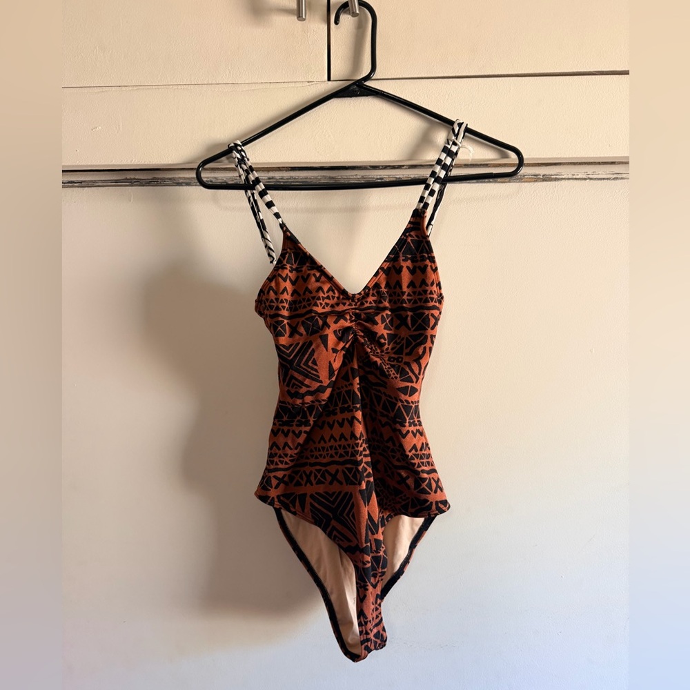 One Piece Swimsuit Size S (No Brand Listed)